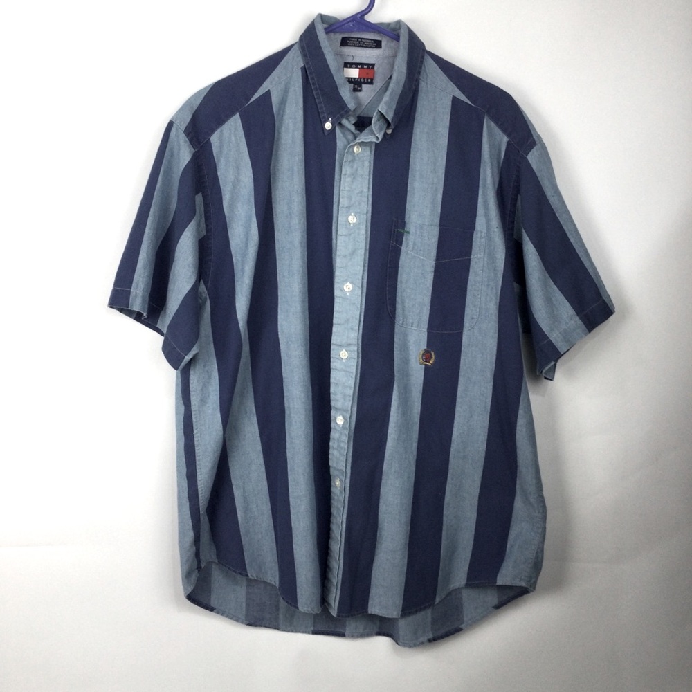 Tommy Hilfiger Vintage Men’s Chambray Stripe Crest‎ Button Down Shirt